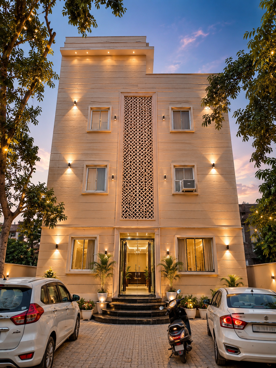 Sale 300 Gaj Hotel in Vrindavan, Uttar Pradesh
